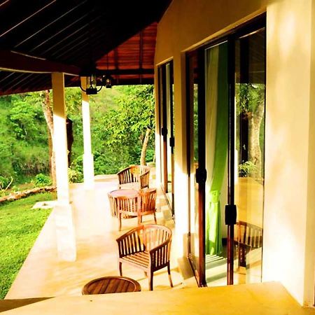 Aqua Exotica Wellness Retreat Hotel Gampola Exterior photo