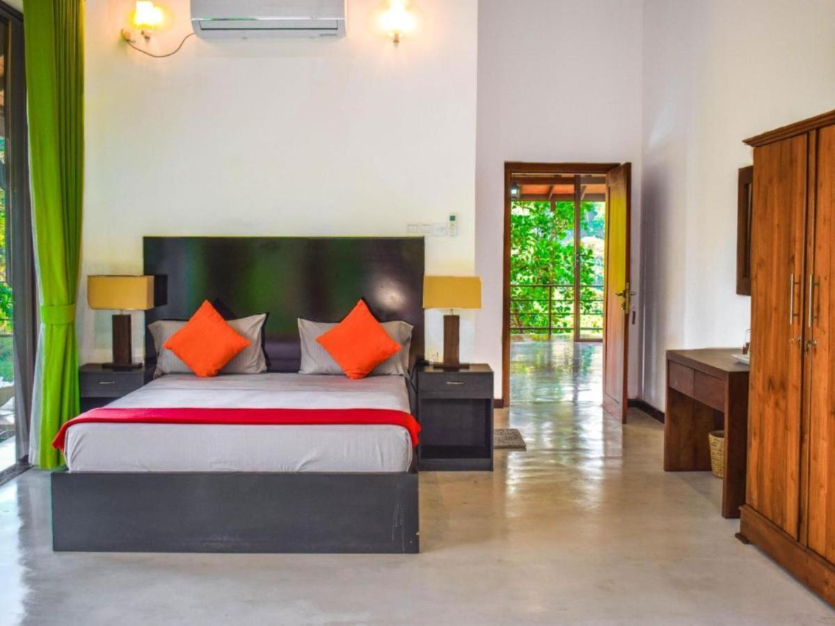 Aqua Exotica Wellness Retreat Hotel Gampola Exterior photo